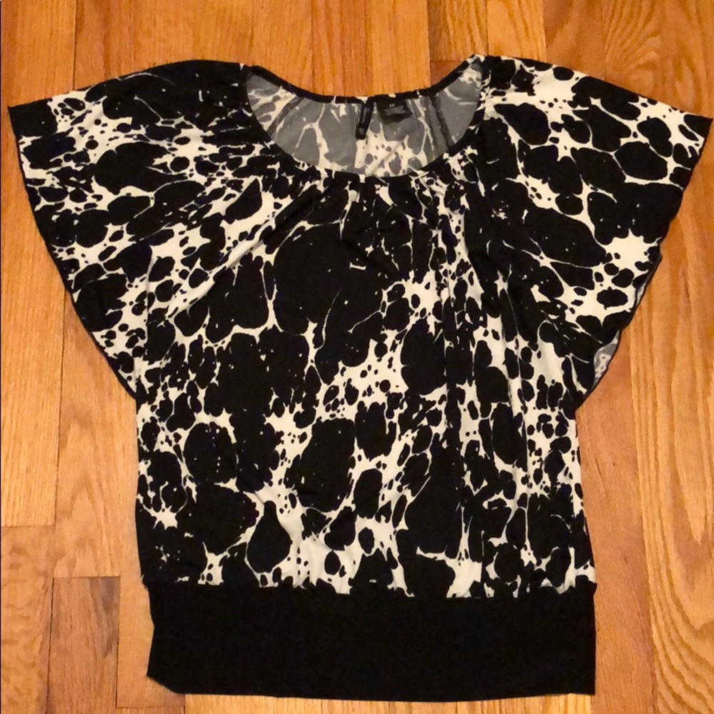New Directions Petite cow print short sleeve top